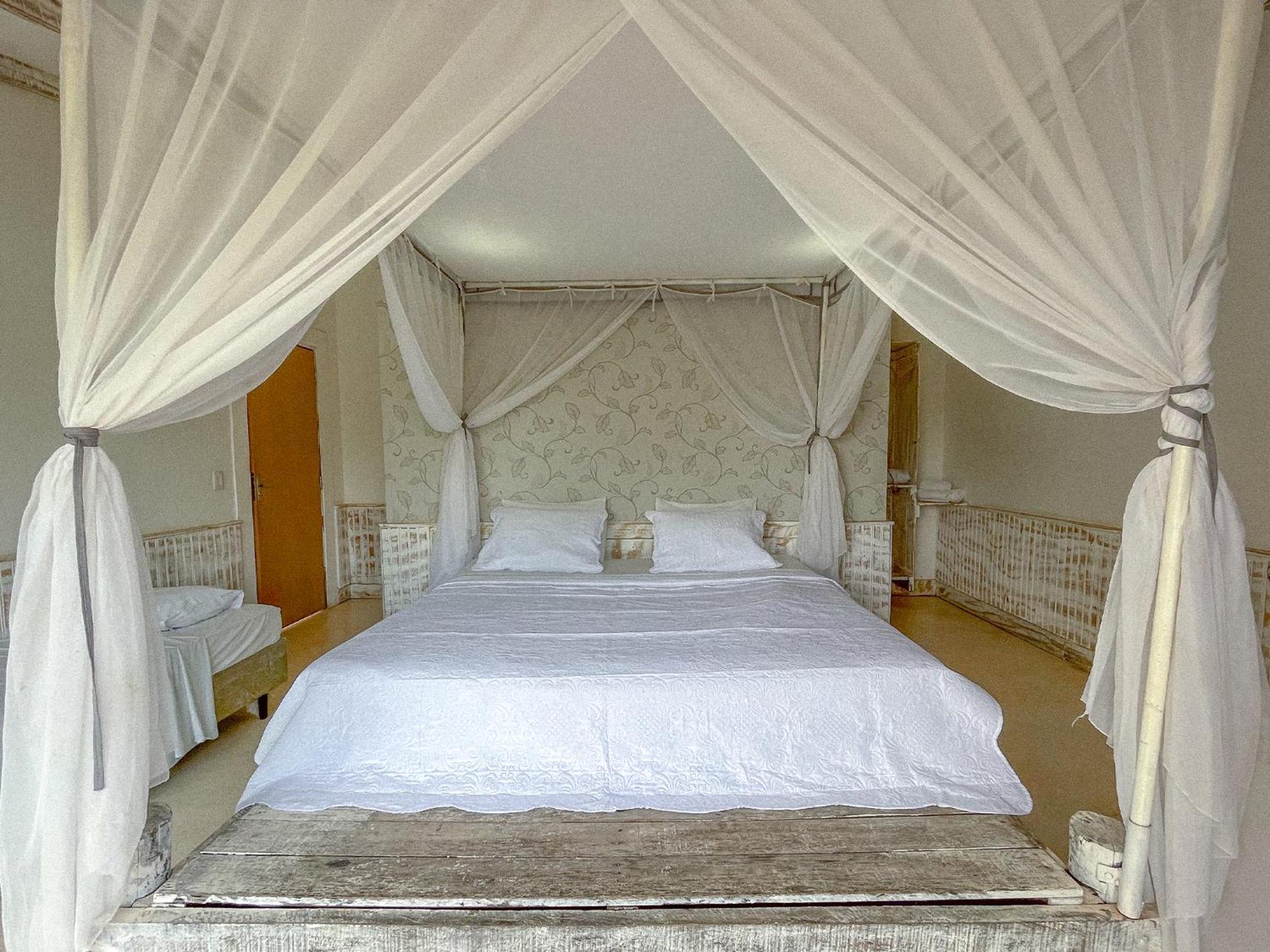 Ranchos 30 Hotel Fazenda Hidrolandia  Eksteriør billede