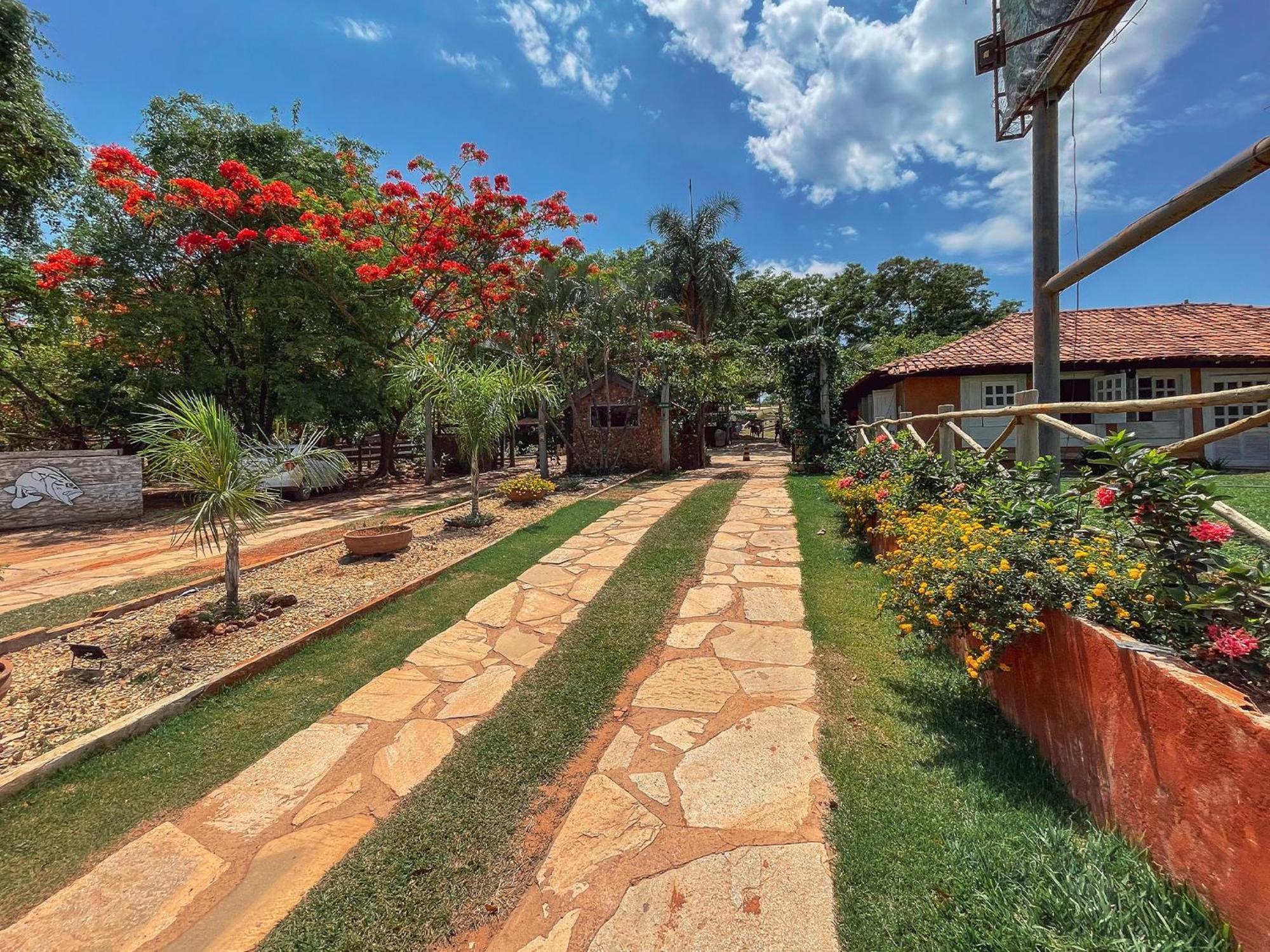 Ranchos 30 Hotel Fazenda Hidrolandia  Eksteriør billede