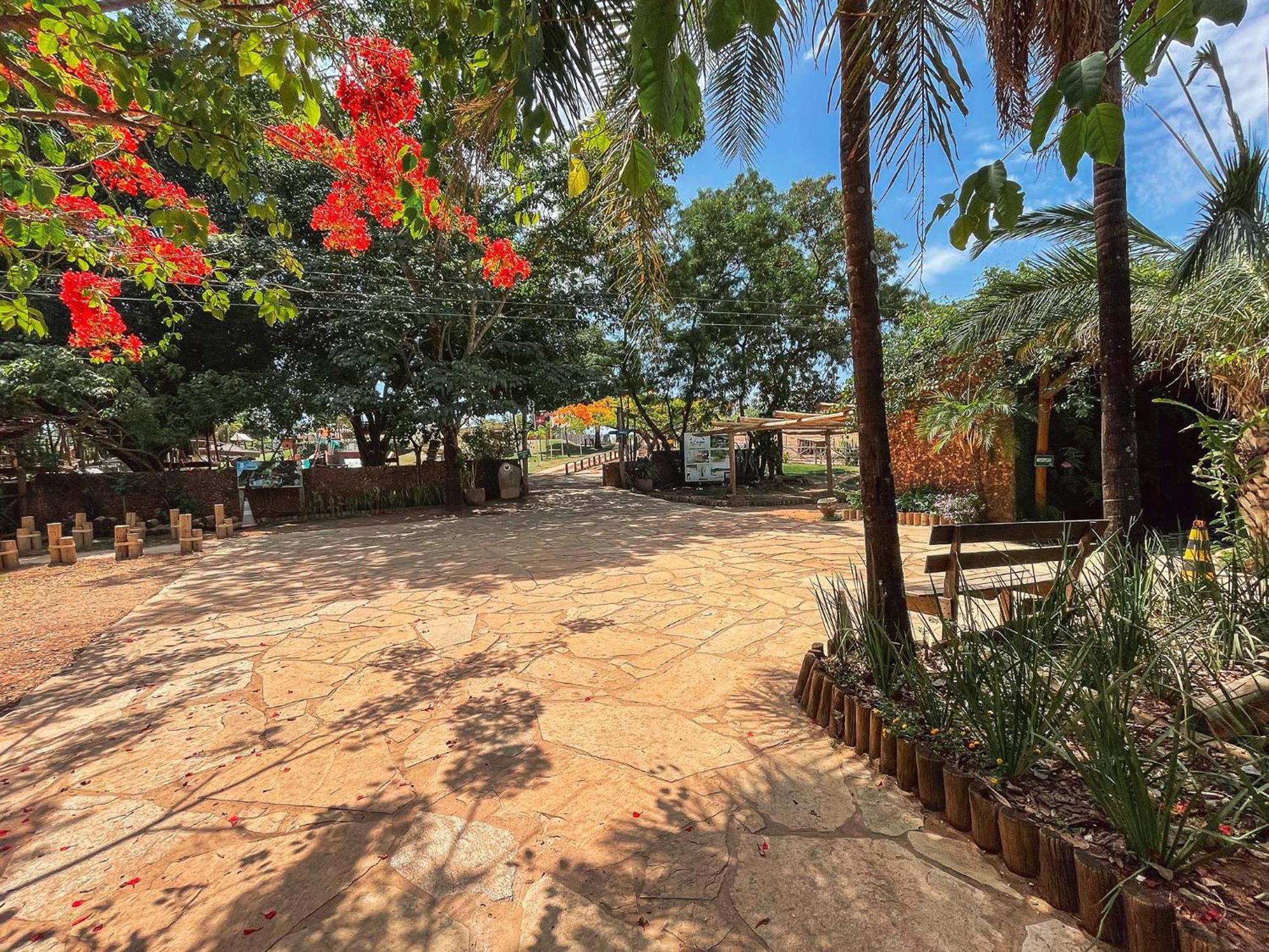 Ranchos 30 Hotel Fazenda Hidrolandia  Eksteriør billede